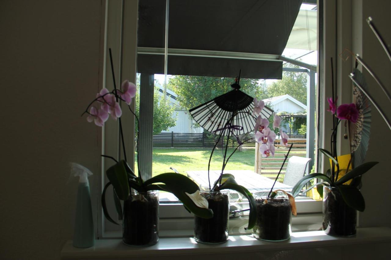 Private Room For Rent In A Villa With Garden View Älmhult Exteriör bild