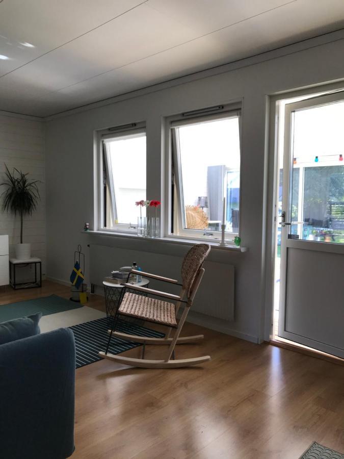 Private Room For Rent In A Villa With Garden View Älmhult Exteriör bild